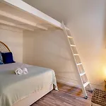 Arago Apartmán *