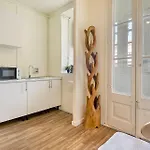 Arago Apartmán